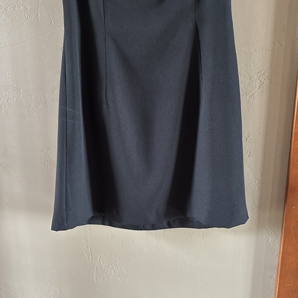 Sz6 Lined Black Dress with eyelet back - Picture 3 of 16